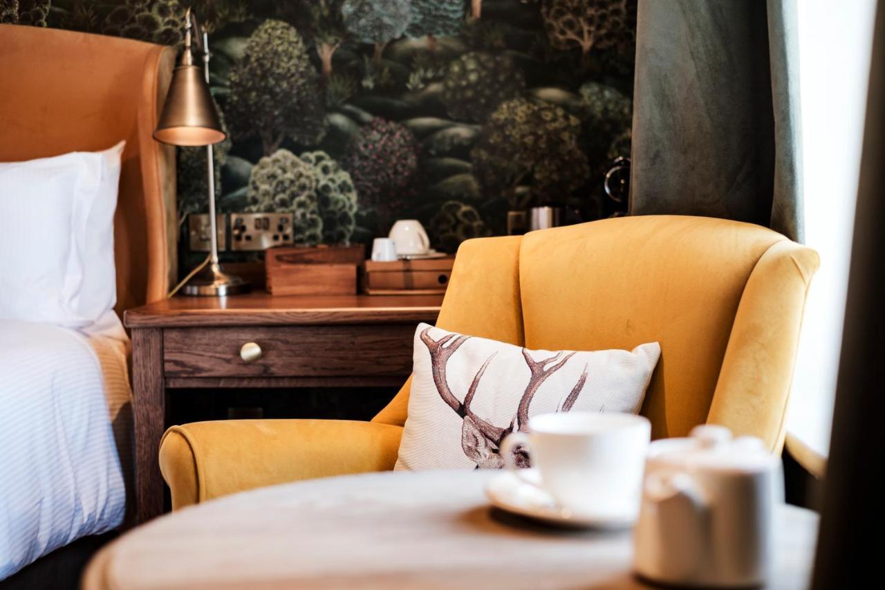 Bear Of Burton Hotel Christchurch  Buitenkant foto