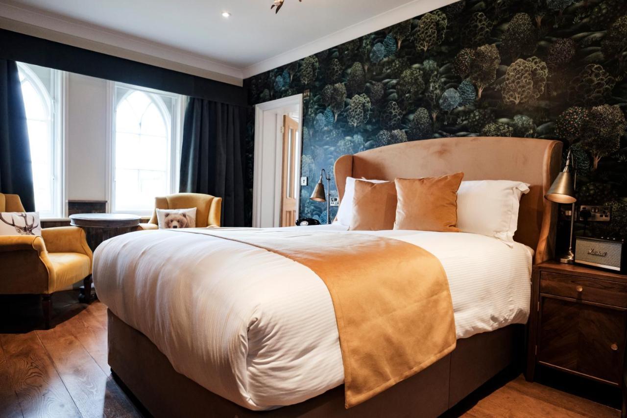 Bear Of Burton Hotel Christchurch  Buitenkant foto