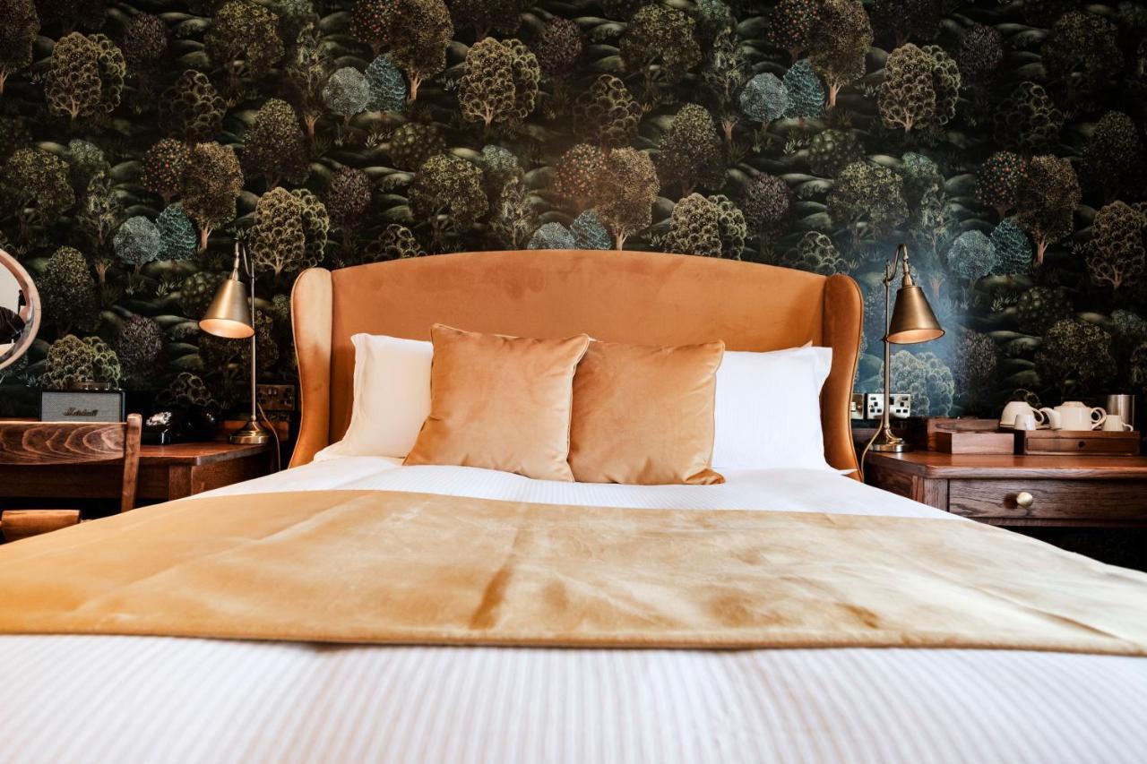 Bear Of Burton Hotel Christchurch  Buitenkant foto